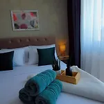 Noor Lux Apartment