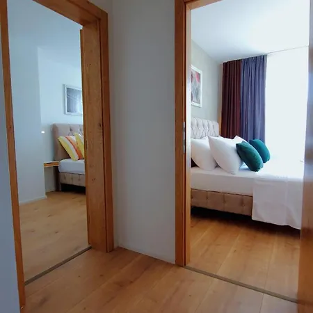 Noor Lux Apartment *